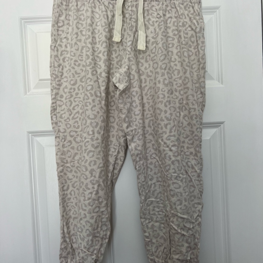 Old Navy Cream Leopard Print Pajama Pants